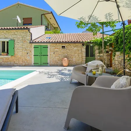 Eglis By Istrialux Galižana